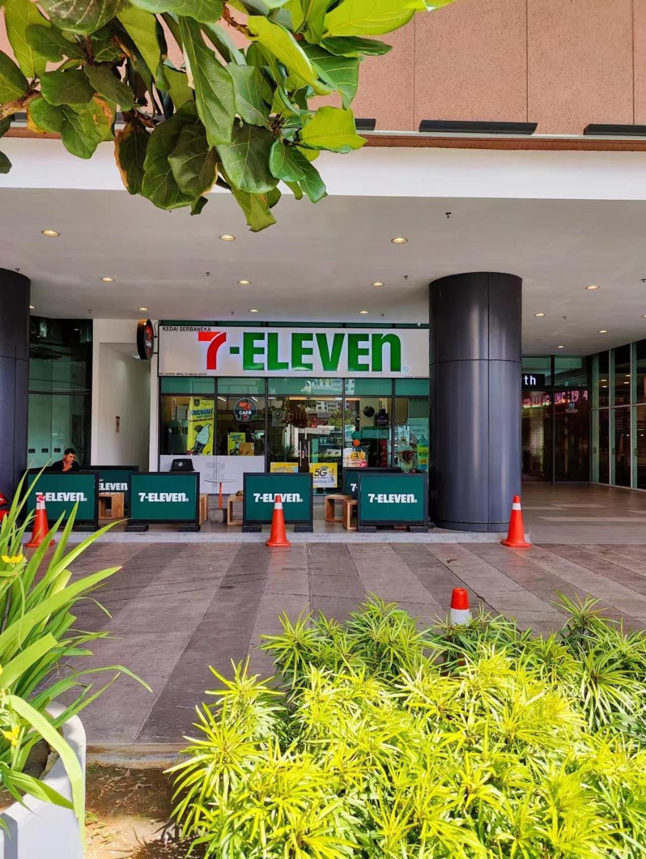 Pangsapuri Central Kl City With Balcony Infinity Pool & Lrt Mrt & Klcc Mall Access *