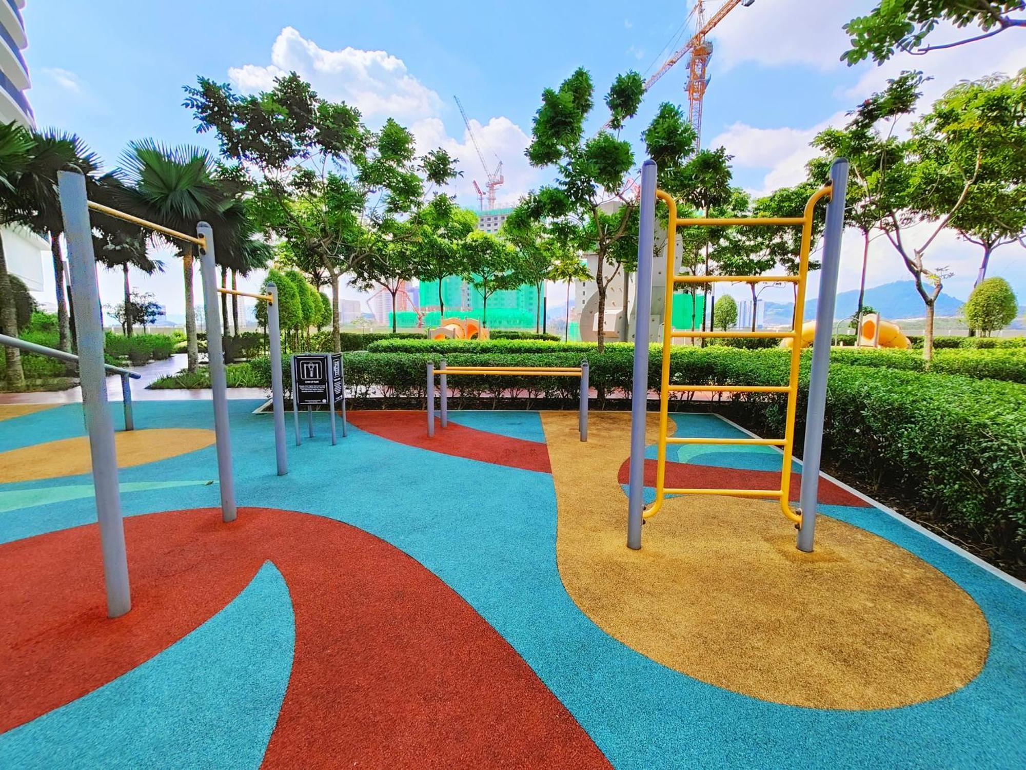 Central Kl City With Balcony Infinity Pool & Lrt Mrt & Klcc Mall Access Pangsapuri
