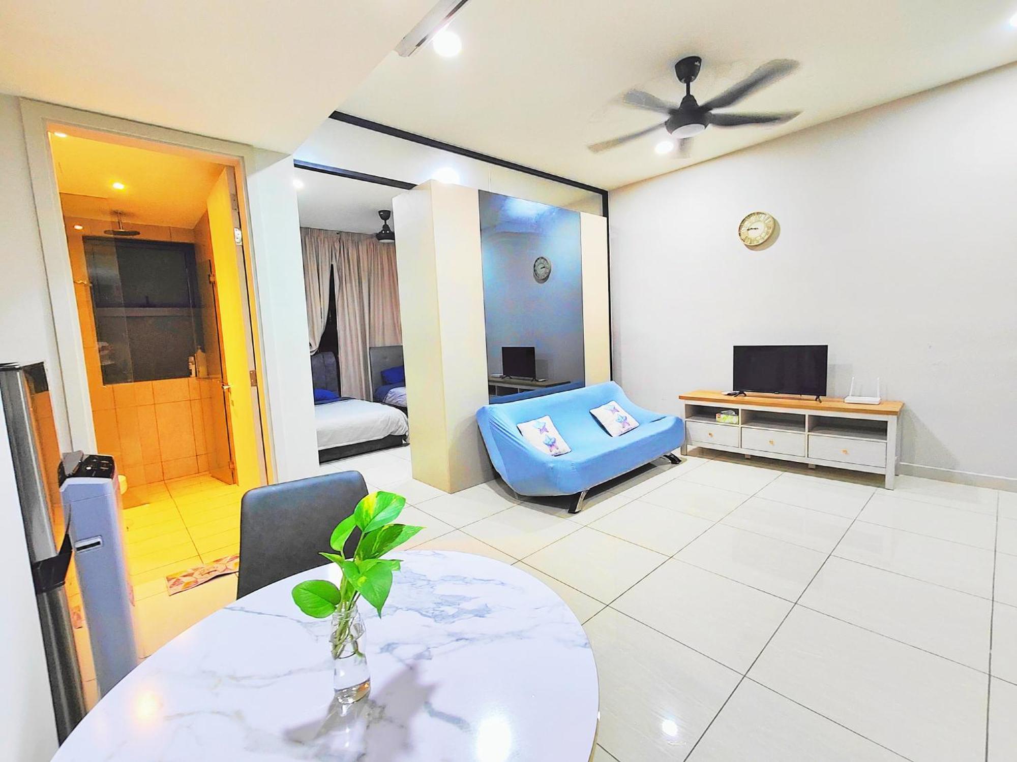Central Kl City With Balcony Infinity Pool & Lrt Mrt & Klcc Mall Access Pangsapuri *