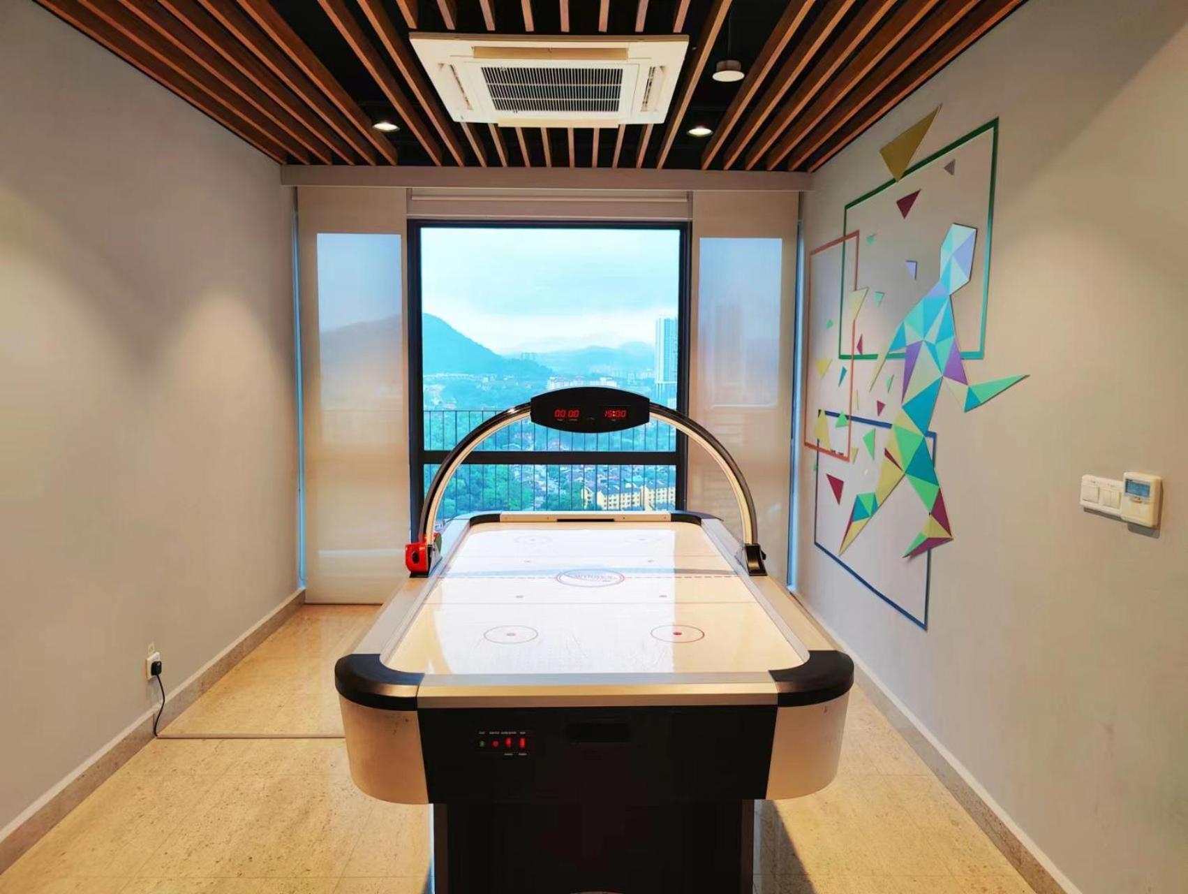 Central Kl City With Balcony Infinity Pool & Lrt Mrt & Klcc Mall Access Pangsapuri *