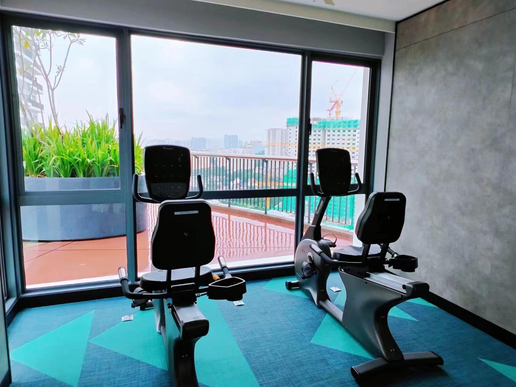 Central Kl City With Balcony Infinity Pool & Lrt Mrt & Klcc Mall Access * Kuala Lumpur