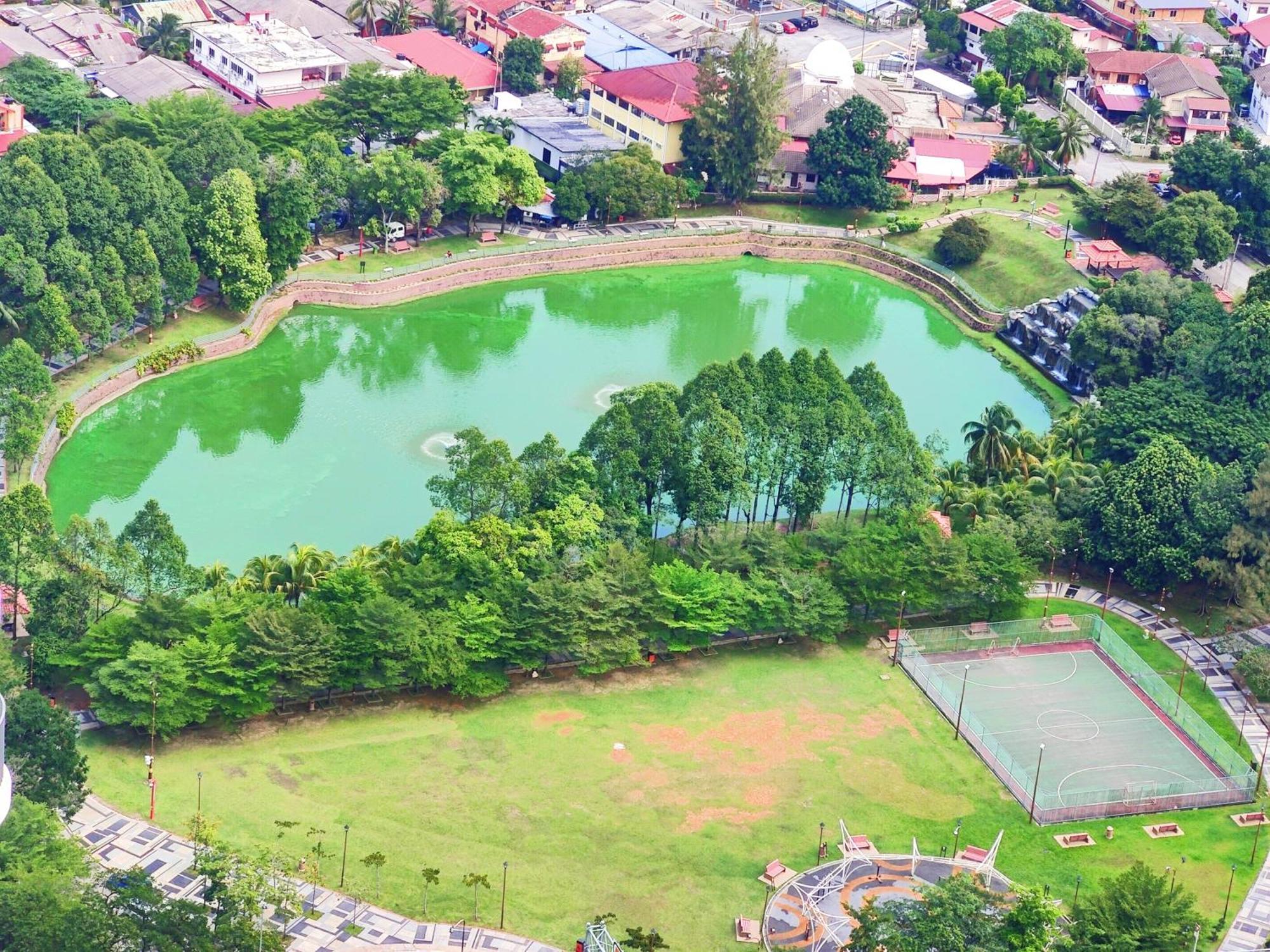 Pangsapuri Central Kl City With Balcony Infinity Pool & Lrt Mrt & Klcc Mall Access Kuala Lumpur